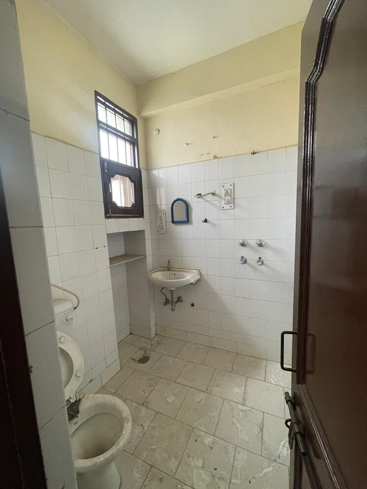 Bathroom, sector 61 2 Bedroom 1050 Sq.Ft. Apartment In Sector 61 Chandigarh 8063040