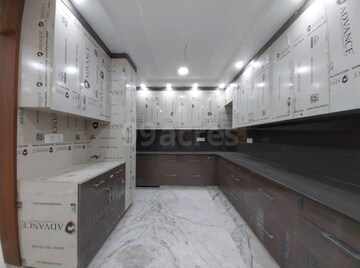 Kitchen in 3.5 BHK Builder Floor at Onyx Plaza, Vasundhara Sector 3 – for Sale