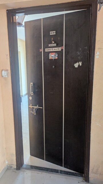 Furnished Amenities in 2 BHK Apartment at Nerul – for Rent