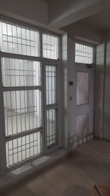 Room in 2 BHK Apartment at Vip Road – for Rent
