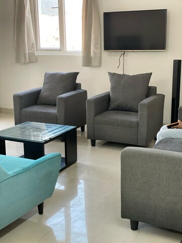2 BHK Apartment For Rent in Emaar The Palm Drive-Palm Studios, Sector 66