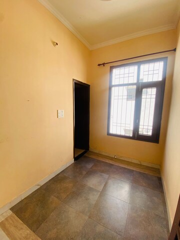 Room in 1 BHK Apartment at Sunny Enclave – for Rent