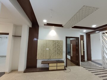 Furnished Amenities in 3.5 BHK Builder Floor at Sector 40 – for Rent