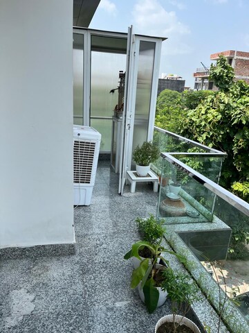 Balcony in 3 BHK Builder Floor at Sector 51 – for Sale