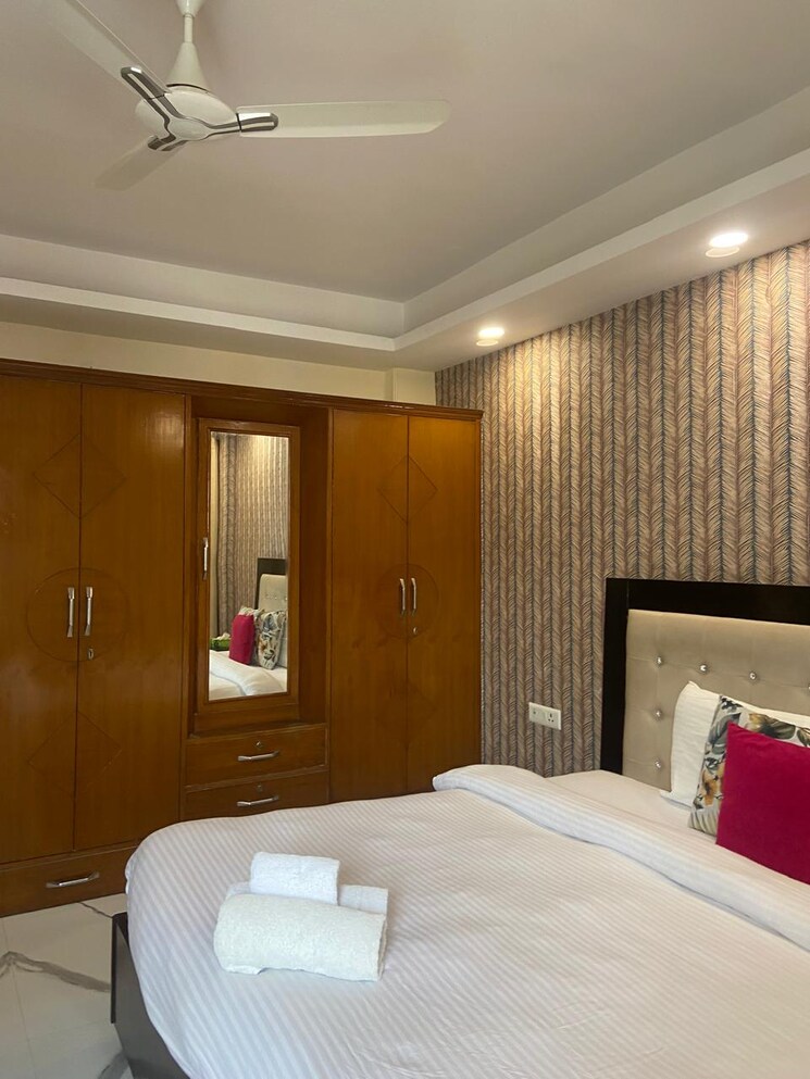 Bedroom, gagan vihar 3.5 Bedroom 200 Sq.Yd. Builder Floor In Gagan Vihar Delhi 8063178