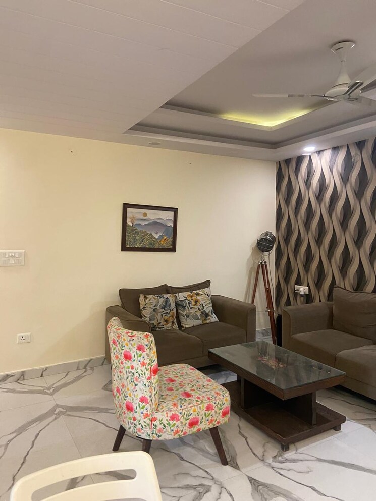 Living Room, gagan vihar 3.5 Bedroom 200 Sq.Yd. Builder Floor In Gagan Vihar Delhi 8063178