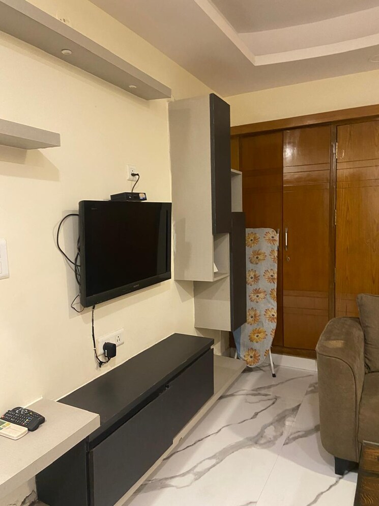 Master Bedroom, gagan vihar 3.5 Bedroom 200 Sq.Yd. Builder Floor In Gagan Vihar Delhi 8063178