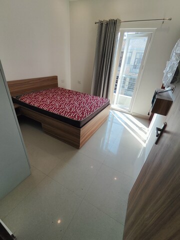 Bedroom in 1 RK Builder Floor at Ansal Sushant Lok I, Sector 43 – for Rent