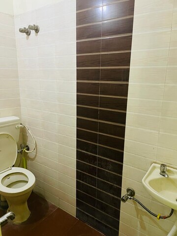 Bathroom in 1 BHK Apartment at Palm Residency Chhatarpur, Chattarpur – for Rent