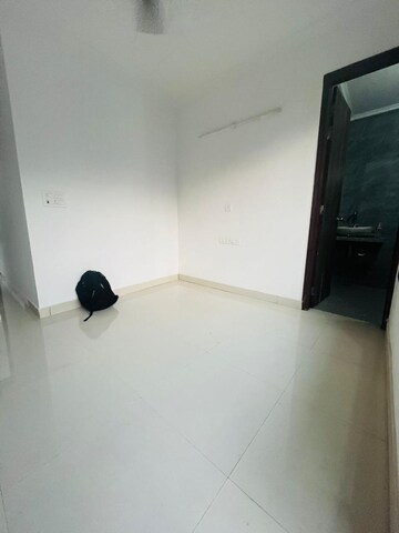 Room in 2 BHK Builder Floor at Saket – for Rent