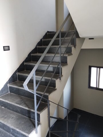 Staircase in 1 BHK Builder Floor at DLF Pink Town House, Dlf City Phase 3 – for Rent