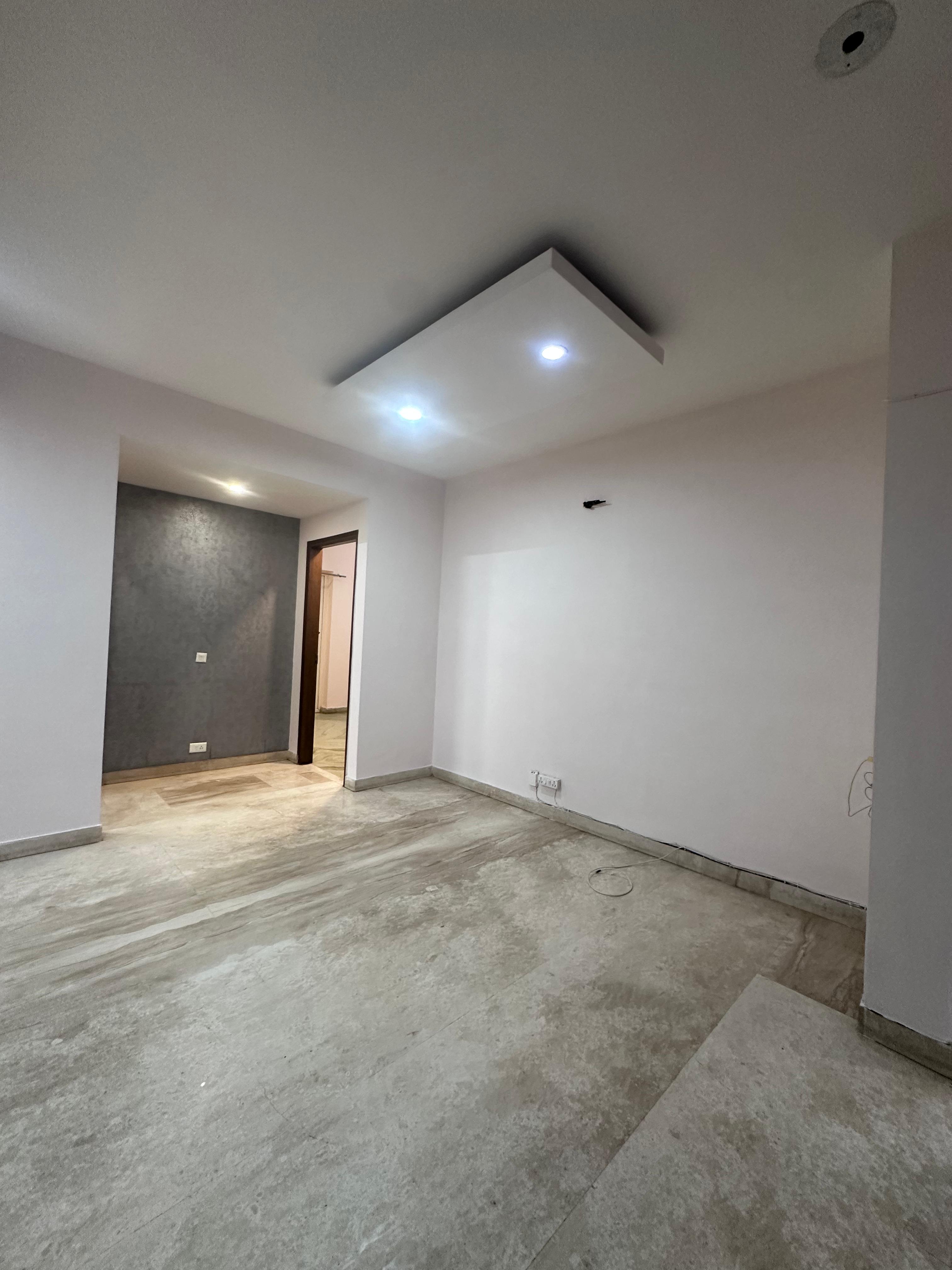 3 BHK + Servant Room Apartment For Sale in Silverglades The Melia