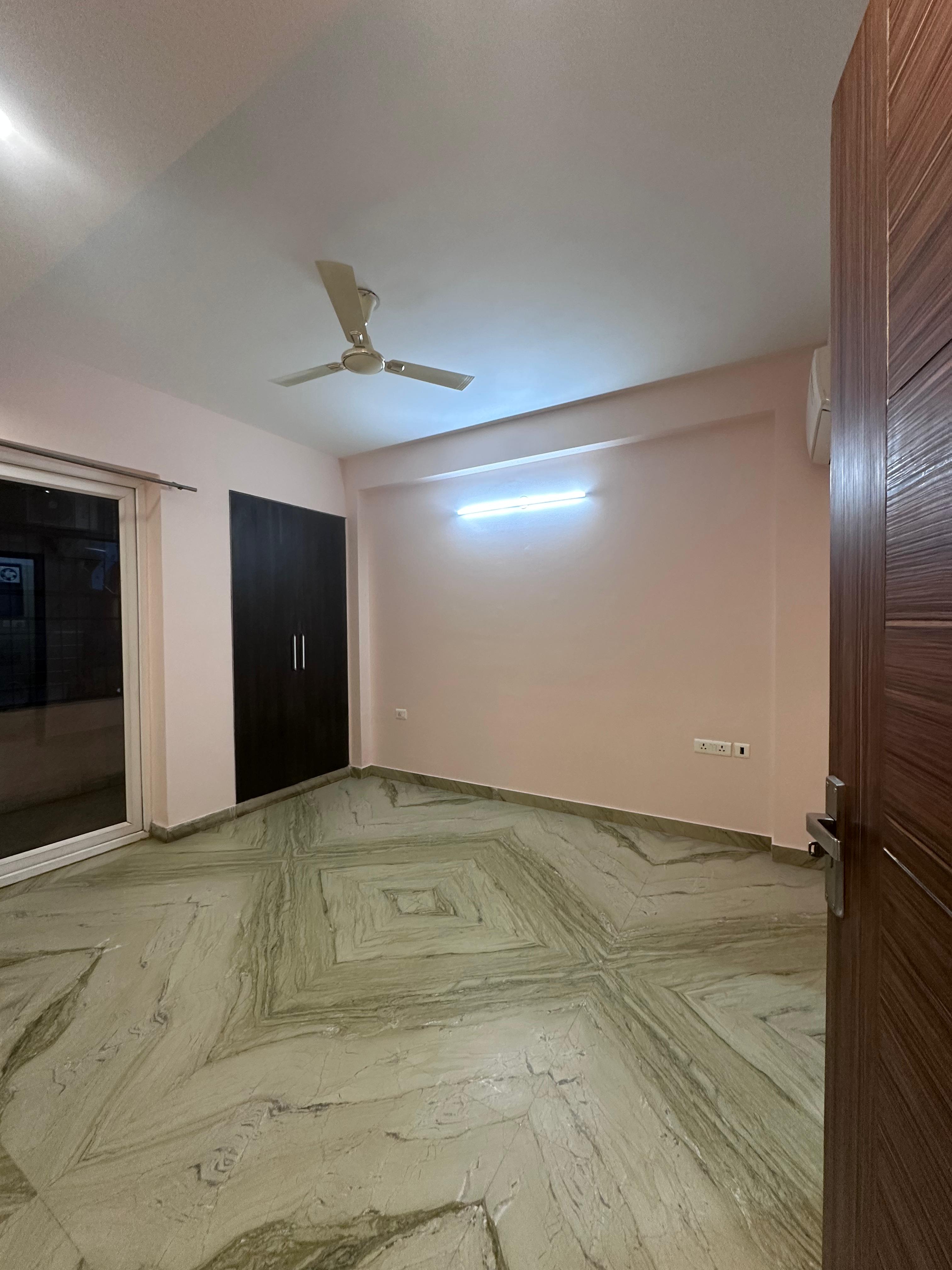 4 BHK Builder Floor For Sale in Sushant Lok 2