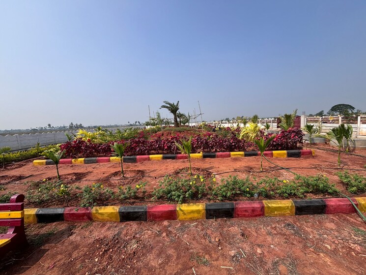 Garden, sri-bhumi-eeshaanya  184 Sq.Yd. Plot In Kankipadu Vijayawada 8063288