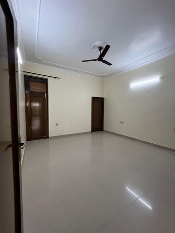 Room in 3 BHK Independent House at RWA Apartments Sector 108, Sector 108 – for Rent