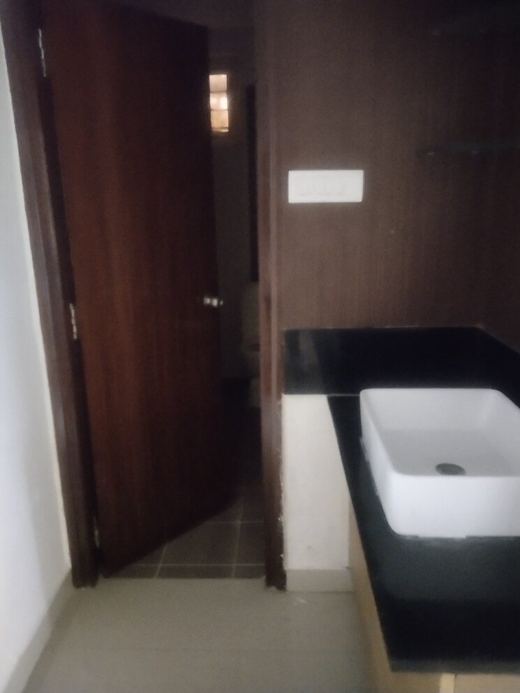 Bathroom, vaishnavis-premidis 3 Bedroom 2150 Sq.Ft. Apartment In Hi Tech City Hyderabad 8063403