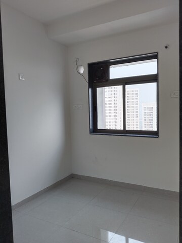 Room in 2 BHK Apartment at Acme Ozone, Manpada – for Rent