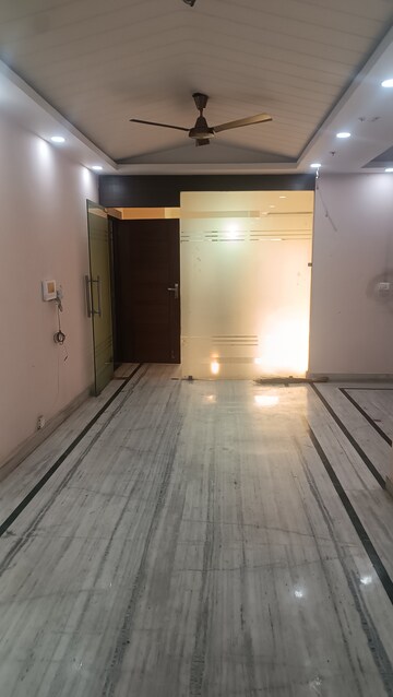 Room in 4 BHK Builder Floor at RWA Apartments Sector 50, Sector 50 – for Rent