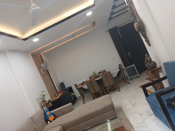 Master Bedroom in 3 BHK Builder Floor at Green Park – for Sale