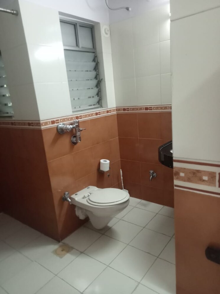 Bathroom, anand-park-aundh 3 Bedroom 1700 Sq.Ft. Apartment In Aundh Pune 8063386