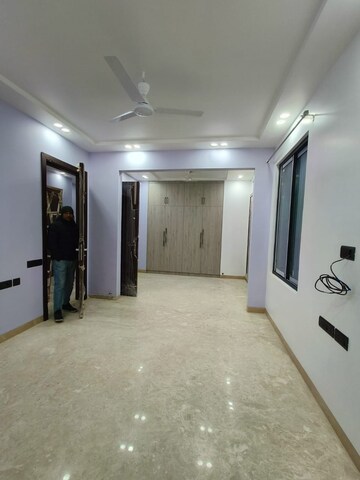 Building Lobby in 3 BHK Builder Floor at Navjeevan Vihar – for Rent
