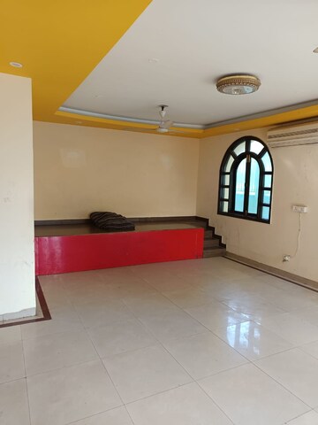 Room in 4 BHK Villa at Sushant Lok 3, Sector 57 – for Rent