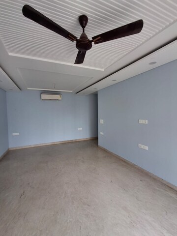 Room in 3 BHK Builder Floor at Saket – for Rent