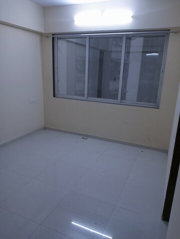 Room in 1 BHK Apartment at Omkar Apartment Kharegaon, Kalwa – for Rent