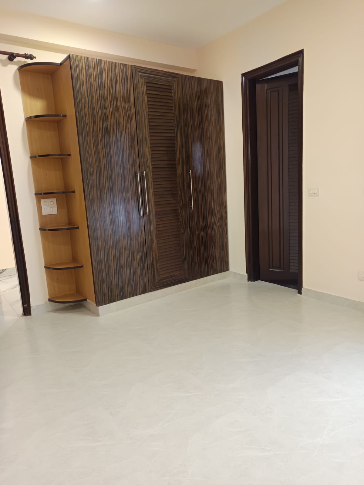 Room in 3 BHK Builder Floor at Saket – for Rent