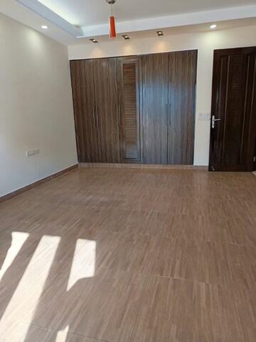 Room in 3 BHK Builder Floor at Saket – for Rent
