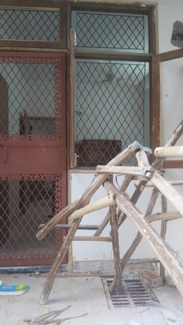 Balcony in 2.5 BHK Builder Floor at Mayur Vihar – for Rent