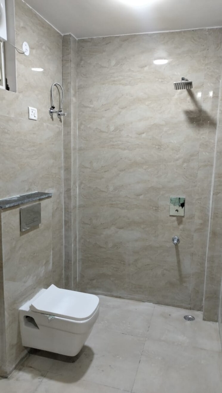 Bathroom, sai-enclave-niti-khand 3 Bedroom 1250 Sq.Ft. Builder Floor In Niti Khand Ghaziabad 8063478