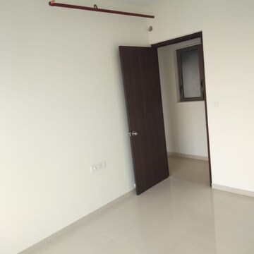Room in 2 BHK Apartment at Kalpataru Paramount, Majiwada – for Sale