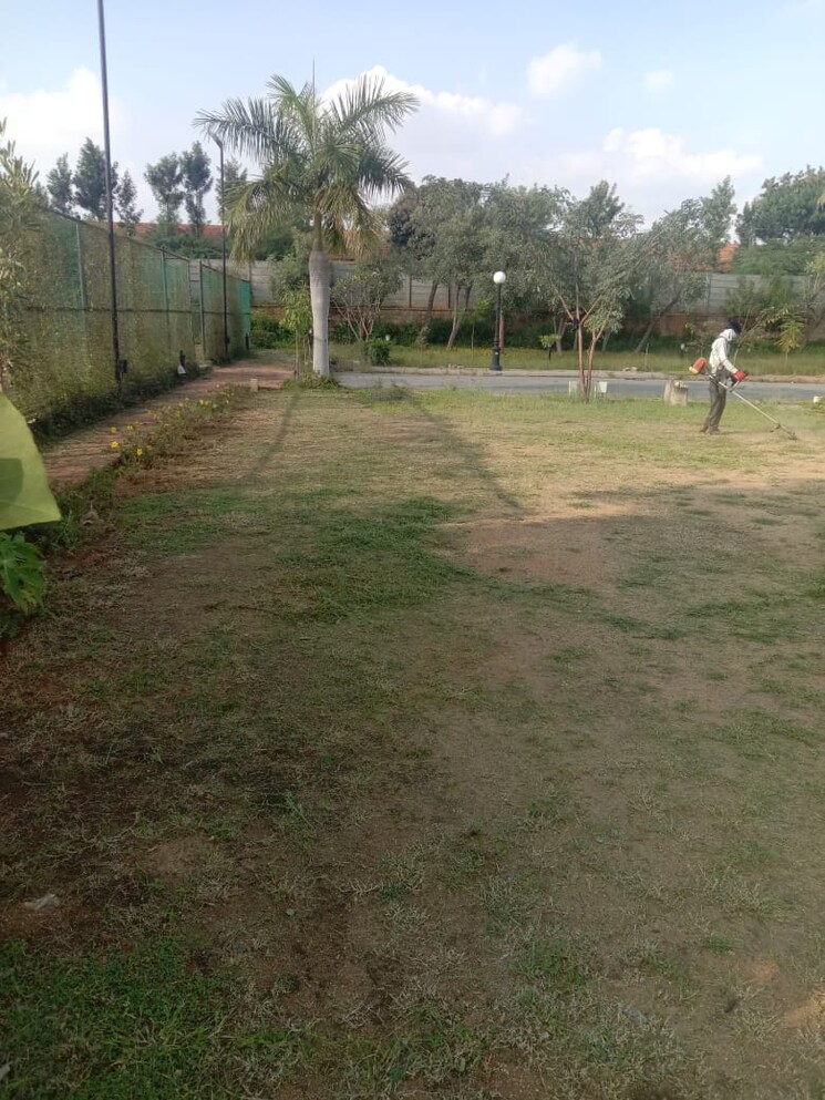 Garden, shriram-malhaar  1769 Sq.Yd. Plot In Sarjapur Bangalore 8063524
