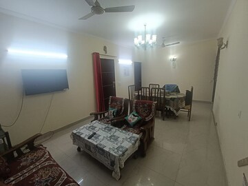 Bedroom in 2 BHK Builder Floor at SS Southend Floors, South City 2 – for Rent