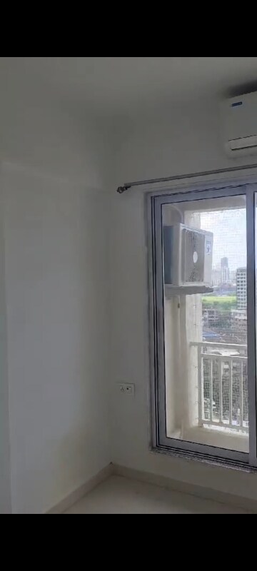 Room in 2 BHK Apartment at Gaurav Woods Phase I, Mira Road – for Rent