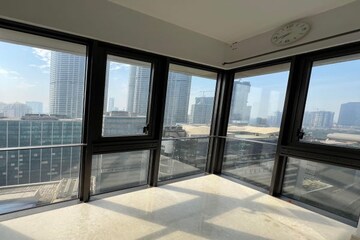 Room in 5 BHK Apartment at Lodha The Park, Worli – for Rent