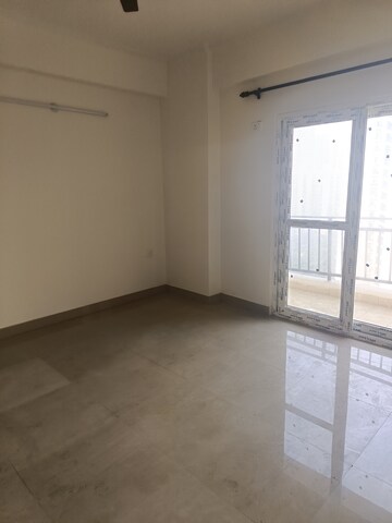 Room in 3 BHK Apartment at Gardenia Gateway, Sector 75 – for Rent