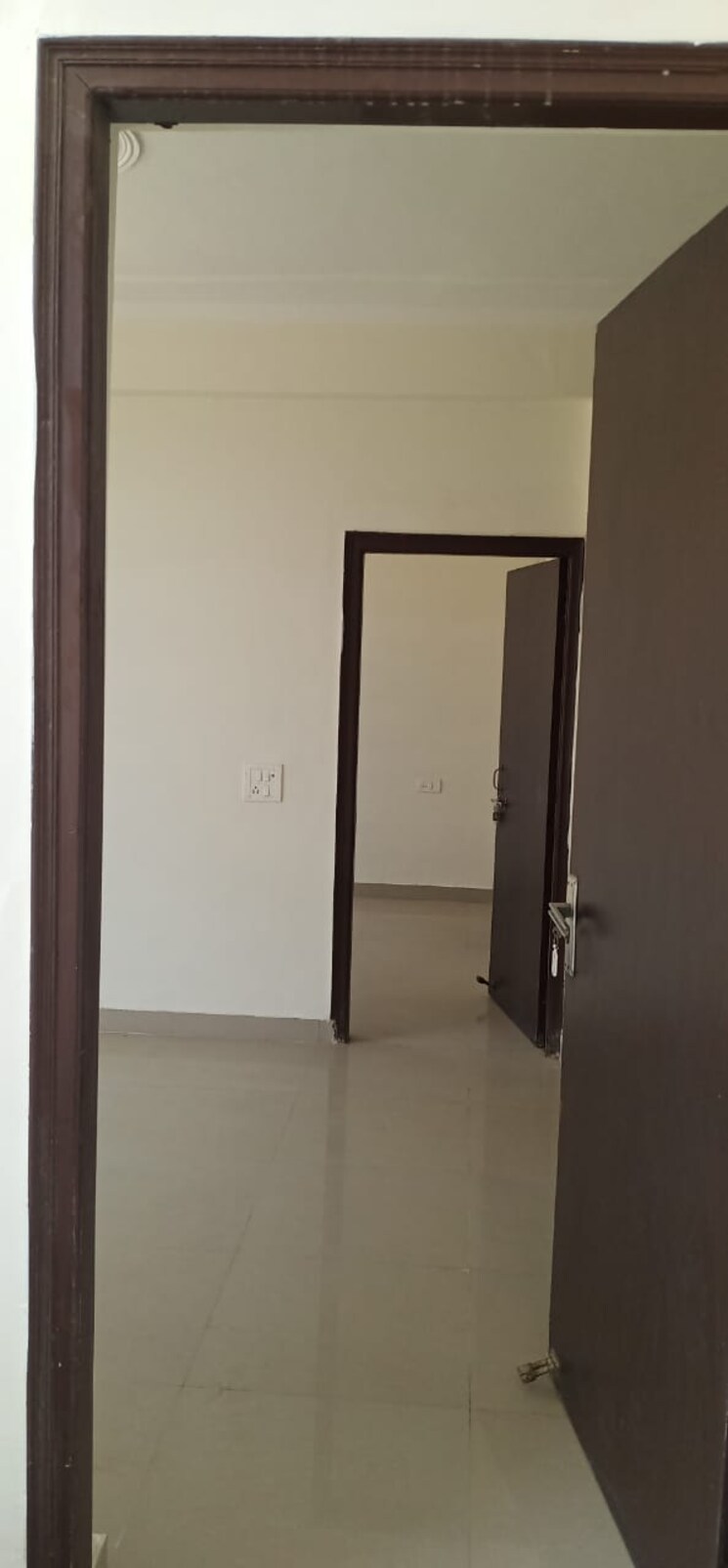 Room, sector 116 3 Bedroom 1350 Sq.Ft. Apartment In Sector 116 Mohali 8063658