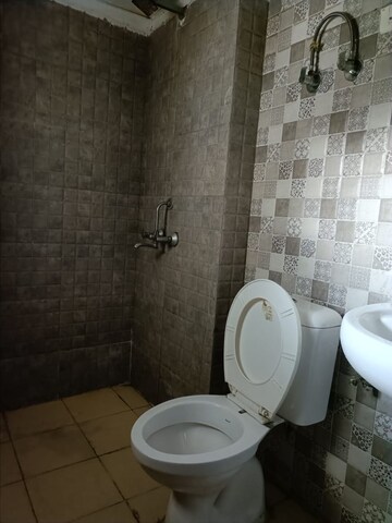 Bathroom in 3 BHK Apartment at Amrapali Silicon City, Sector 76 – for Rent