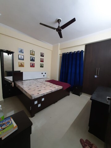 Master Bedroom in 3 BHK Apartment at Amrapali Silicon City, Sector 76 – for Rent