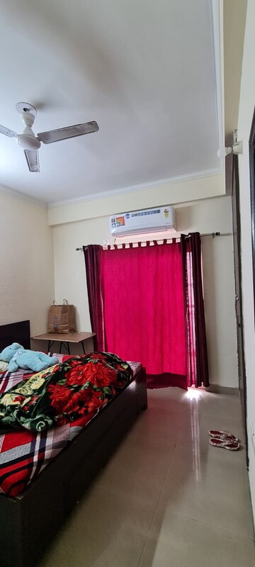 Bedroom in 3 BHK Apartment at Amrapali Silicon City, Sector 76 – for Rent