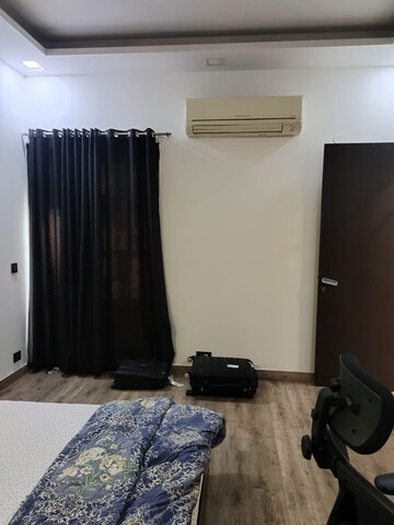 Team Area in 4 BHK Apartment at Safdarjang Enclave – for Sale