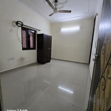 Room in 1 BHK Builder Floor at Khirki Extension – for Rent
