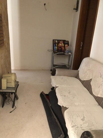 Living Room in 3.5 BHK Independent House at Sector 27 – for Rent