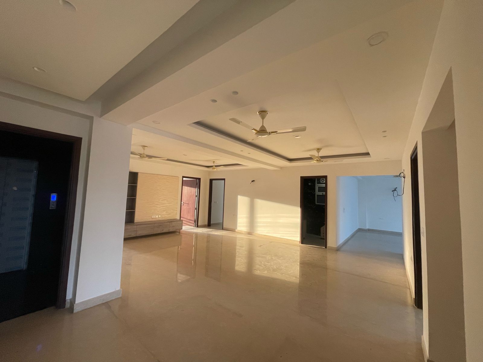 4 BHK + Pooja Room,Servant Room,Study Room Apartment For Sale in Ambience Caitriona