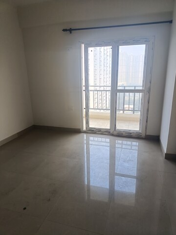 Room in 3 BHK Apartment at Futec Gateway, Sector 75 – for Sale