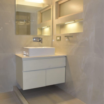 Bathroom in 2.5 BHK Builder Floor at Malviya Nagar – for Rent
