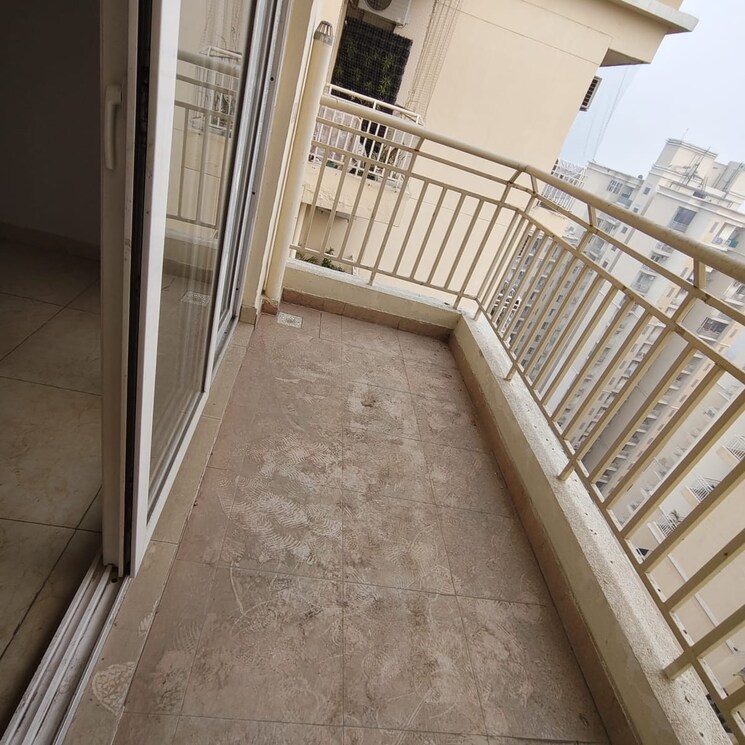 Balcony, amrapali-silicon-city 3 Bedroom 1545 Sq.Ft. Apartment In Sector 76 Noida 8063743
