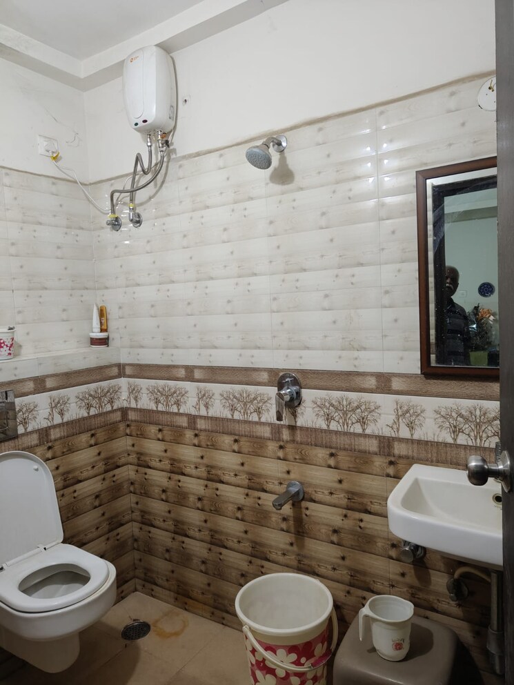 Bathroom, jayamahal 3 Bedroom 3500 Sq.Ft. Builder Floor In Jayamahal Bangalore 8063782